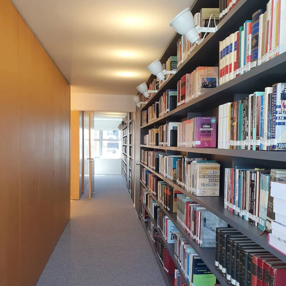 Biblioteca do escritório de advogados