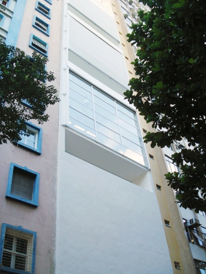 Vista externa da fachada da SP Escola de Teatro